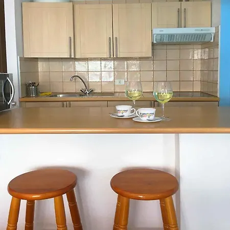 1H. Cozy Las Flores With Pool Apartment